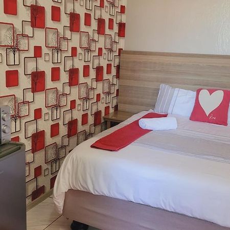 Pab-Love Guest House Куруман Экстерьер фото
