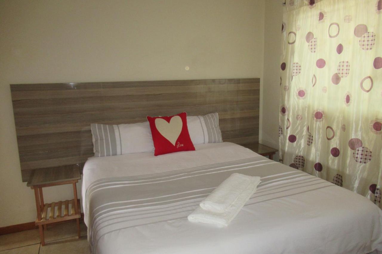 Pab-Love Guest House Куруман Экстерьер фото