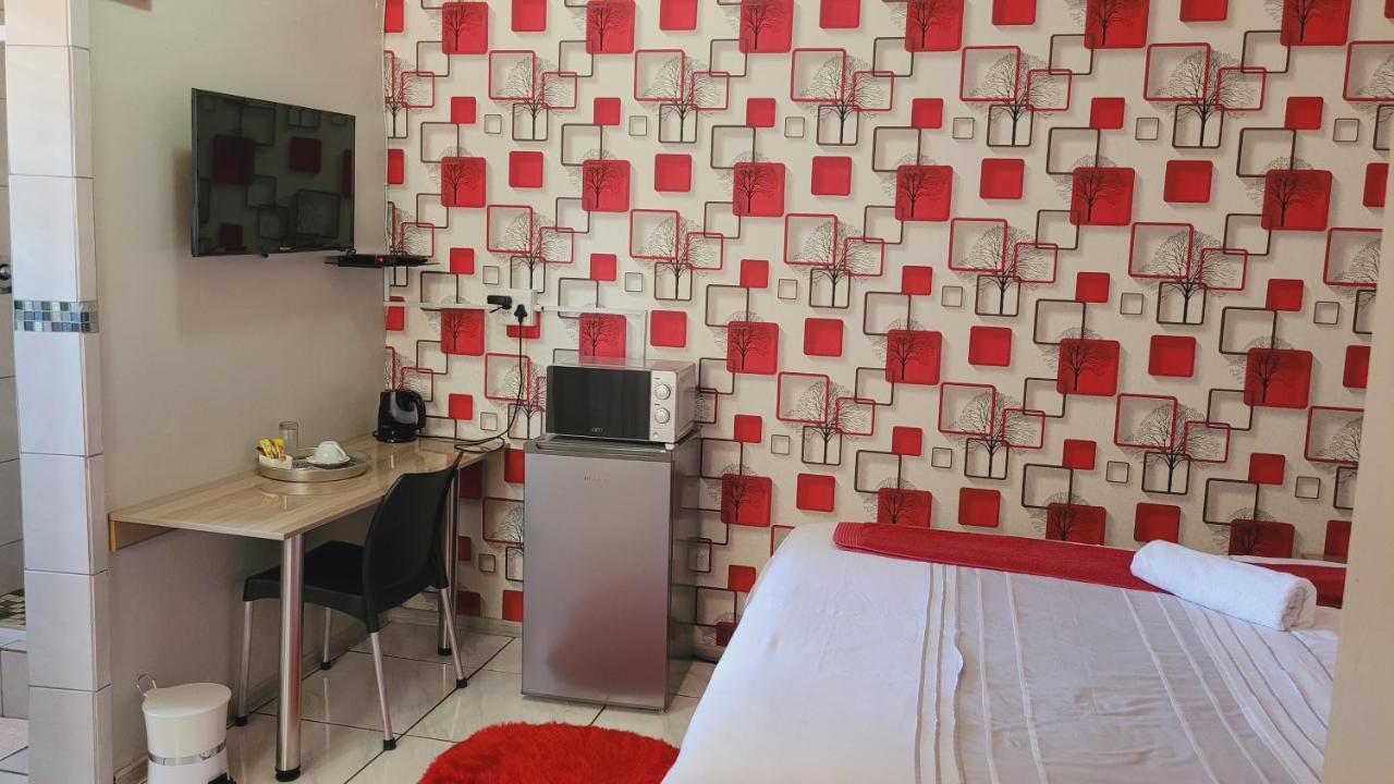 Pab-Love Guest House Куруман Экстерьер фото