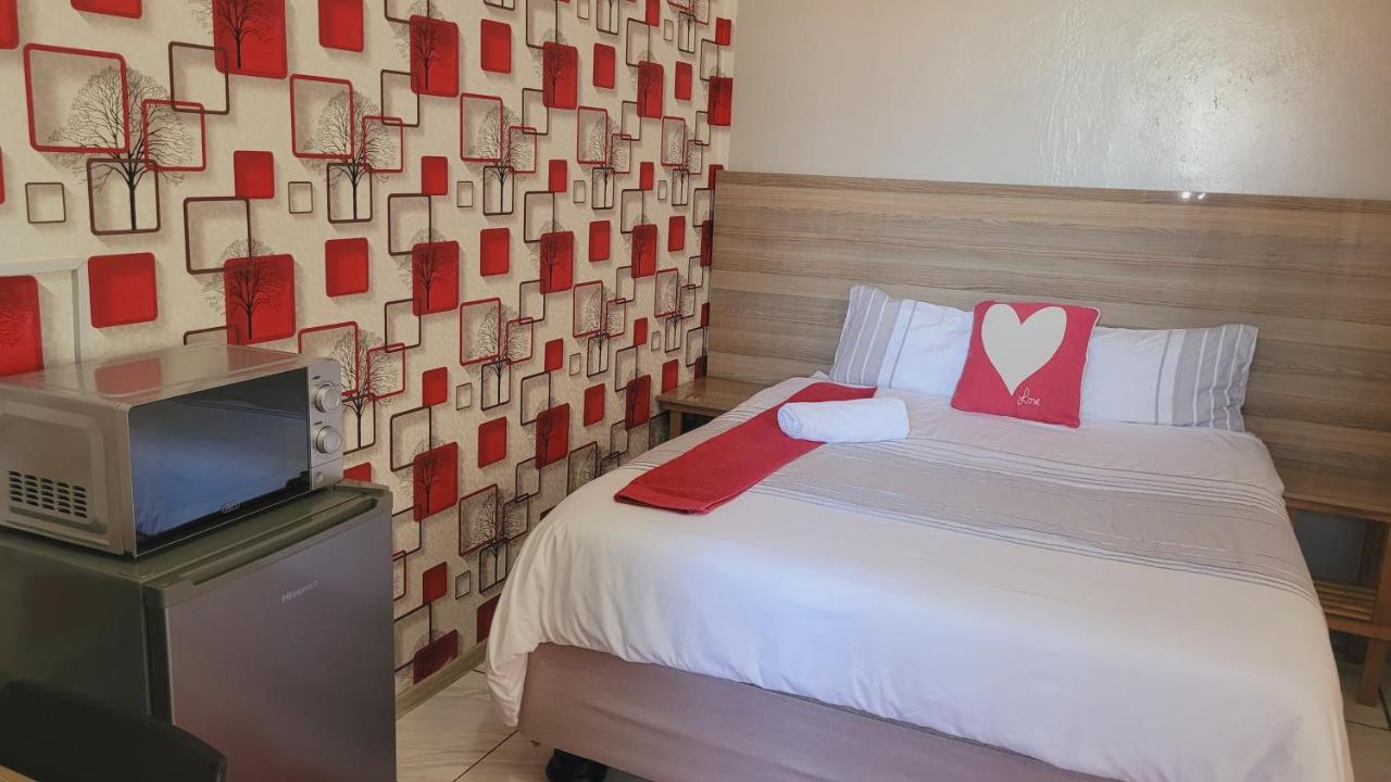 Pab-Love Guest House Куруман Экстерьер фото